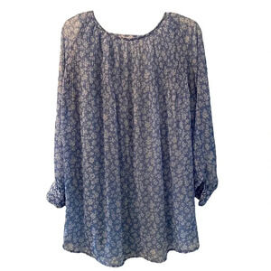 Urban Outfitters Kimchi Blue XS blue and white floral top.